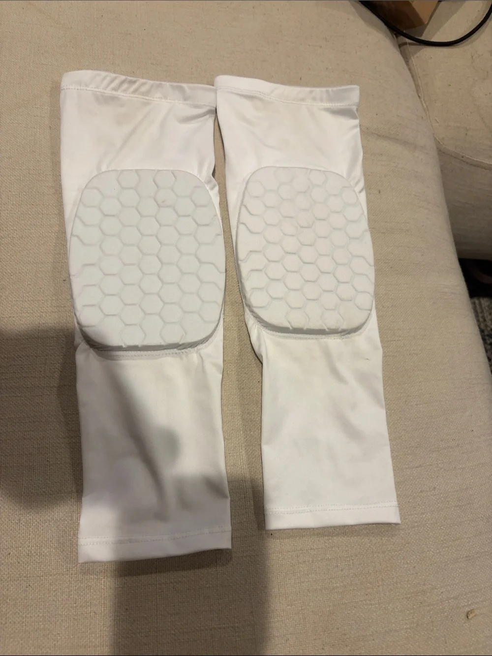 set of 2 kids 12 inch honeycomb kneepads leg sleeves white used 1x 12 inches